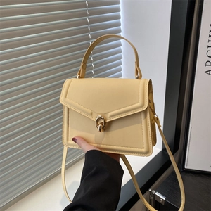 Sac Bandoulière Femme Urbain Simple en Simili Cuir Sac à Main Mode Avec Verrou à Anneau Métallique Doré