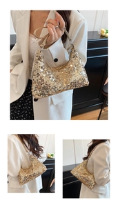 Détails du sac hobo à paillettes dorées montrant la texture dense et la poignée