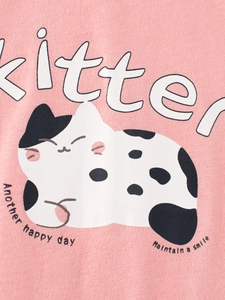 T-shirt rosa a maniche lunghe da bambina con stampa gatto e scritta decorativa