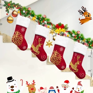 Pack de 4 calcetines de Navidad de terciopelo rojo con bordados dorados de renos y copos