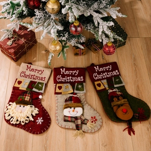 Set di 3 calze di Natale con disegni in peluche di Babbo Natale, Pupazzo di neve e Renna