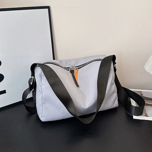 Sac à Épaule en Tissu Oxford Grande Capacité Minimaliste Urbain pour Femmes Sac Bandoulière Décontracté Couleur Unie Avec Tirettes