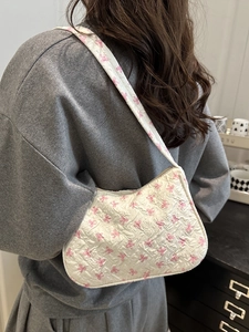 Sac bandoulière frais pour femmes avec motifs nœuds roses et texture jacquard blanc