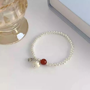 Bracelet à perles élégant avec perles argentées, agate rouge, perle et pendentif Pingan