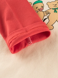 Children's long-sleeve knit shirt with cute cartoon bear and duck prints and red ribbed cuffs
