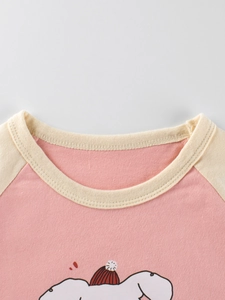 T-shirt raglan en coton rose et beige pour filles avec motif de chiot mignon de dessin animé