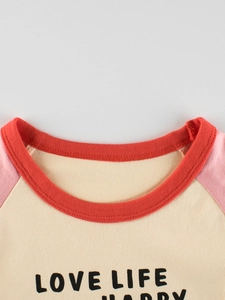 Kinder Langarm-T-Shirt mit Raglanärmeln und LOVE LIFE HAPPY Grafik-Print für Mädchen