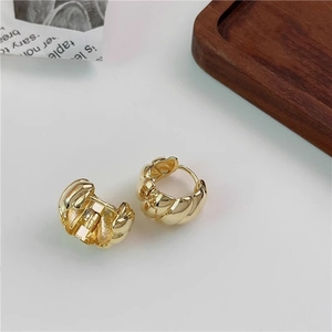 Copper Croissant Hoop Earrings French Retro Twisted Texture Minimalist Luxury Fashion Huggie Jewelry For Women