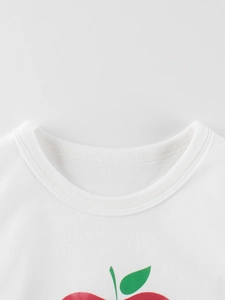 Weißes langärmliges Baumwoll-T-Shirt für Mädchen mit Apfelprint und Rundhalsausschnitt