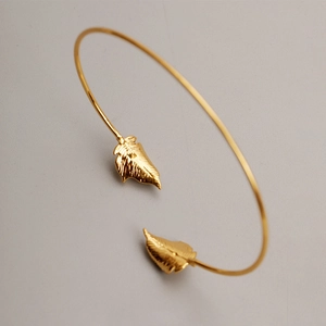 French retro gold leaf open bangle featuring delicate wave ginkgo leaf design for women