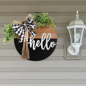 Τρισδιάστατη ξύλινη πινακίδα Welcome με λευκό hello, φιόγκο και διακόσμηση ευκαλύπτου