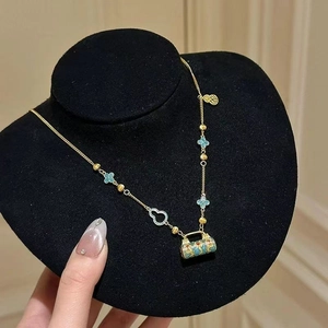 Collier Pendentif Sac Émail Bleu Chaîne Acier Titane Avec Trèfle Coeur Cuivre Femmes Bijoux Clavicule Vintage