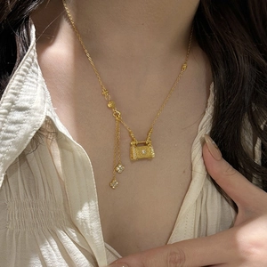 Collier Élégant Avec Pendentif Sac À Serrure Acier Inoxydable Laiton Zircon Pompon Trèfle À Quatre Feuilles Bijoux Femme