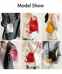 Mini-Eimerbeutel aus Lychee-Leder in mehreren Farben mit süßen Elefantenanhängern