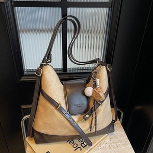 Sac Fourre-Tout Rétro en Cuir PU et Toile pour Femmes Grande Capacité Sac à Bandoulière Avec Charme de Batte de Baseball et Gant