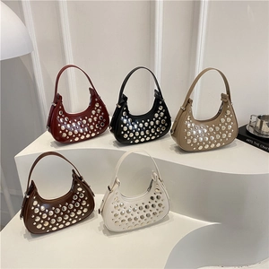 Vintage Rivet Crescent Hobo Bag For Women PU Leather Underarm Shoulder Bag Punk Style Y2K Fashion Commuter Handbag