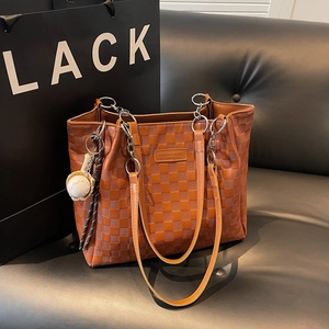 Large Capacity Checkered Tote Bag Retro PU Leather Shoulder Bag With Chain Strap And Baseball Charm For Women