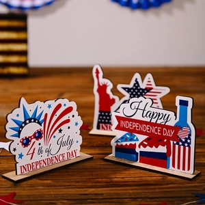Independence Day wooden table decorations with Statue of Liberty and star designs
