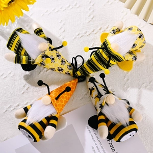 Set di quattro gnomi ape in peluche con cappelli a strisce e antenne per la casa