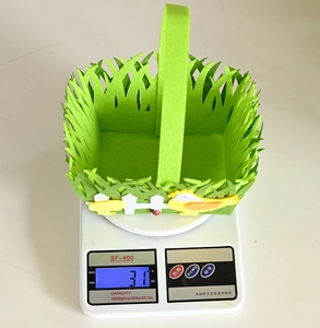 Oster-Filzkorb wiegt 31g auf der Waage, ideal als dekorativer Geschenkkorb