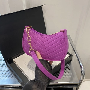 Women Vintage Felt Chevron Quilted Underarm Bag With Gold Chain Fashion Minimalist Hobo Shoulder Bag Handbag Daily Use