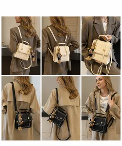 Collage de una mini mochila vintage mostrada de mano, cruzada y al hombro con dije