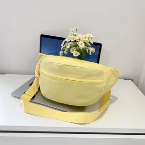 Sac de Poitrine en Nylon Décontracté pour Femmes Couleur Unie Street Style Sac Banane Bandoulière Réglable Sacoche Outdoor Sport Voyage