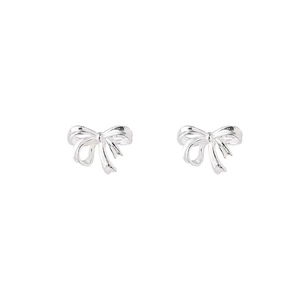 Boucles d'oreilles nœud ruban en argent poli pour femmes au design minimaliste