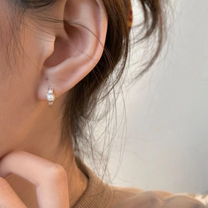 Elegant S925 sterling silver hoop earrings with a single white pearl for women