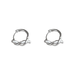 Detailed view of S925 sterling silver twist knot hoop earrings with polished finish