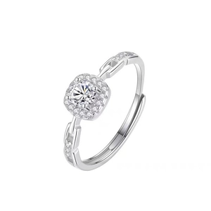 Luxurious silver square halo ring with sparkling round center stone and chain band design