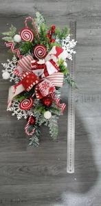 Weihnachts-Türhänger mit Zuckerstangen und Tannennadeln, 60 cm Längenmessung