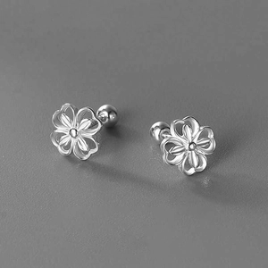 Korean Fashion Hollow Four-Leaf Clover Stud Earrings With Silver Earring Post Copper Gold Plated Flower Earrings For Women Jewelry