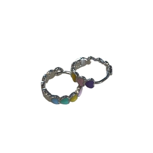 Boucles d'oreilles créoles cœur émaillées colorées style arc-en-ciel en argent