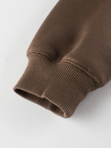 Sweat à capuche enfant marron foncé avec poignets côtelés et coutures de qualité