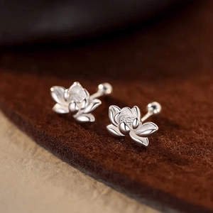 Vintage Neo-Chinese Lotus Ohrstecker Versilbertes Kupfer 3D Blumen Schmuck Mit Kugel Schraubverschluss Für Damen