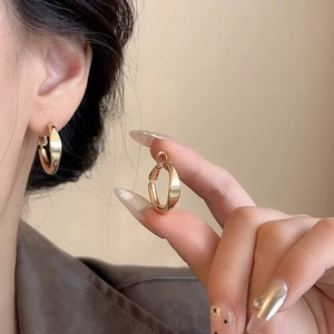 Boucles D'oreilles Créoles Torsadées Irrégulières Cuivre Géométrique Minimaliste En Forme De U Pour Femmes Bijoux Élégants
