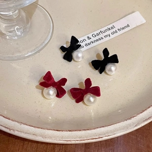 French retro velvet bow earrings with pearl pendants in black and wine red colors