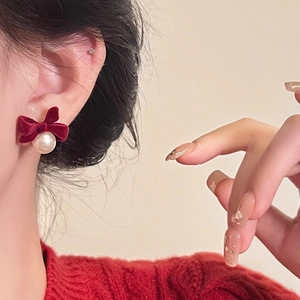 French retro red velvet bow earrings with pearl pendant for elegant winter jewelry style