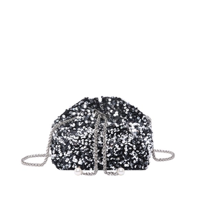 Borsa a secchiello con paillettes nero-argento, coulisse con perle e tracolla a catena