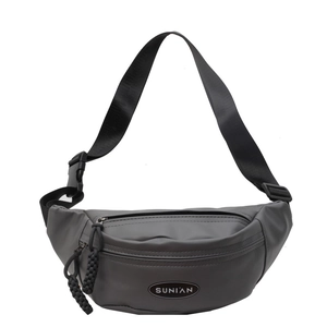 Minimalistische graue wasserfeste Brusttasche mit verstellbarem Gurt und Logo-Display