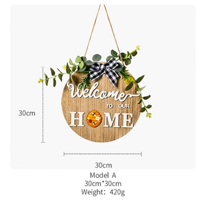 Detail showing 30cm wooden Welcome home door sign with 3D text and grid bow decoration