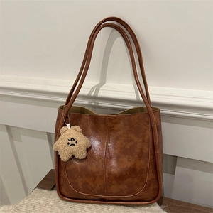 Vintage PU Leather Large Capacity Tote Bag For Women Retro Casual Shoulder Bag With Plush Pendant Urban Simple Handbag