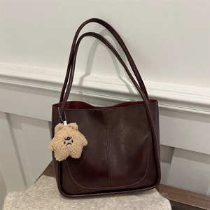 Vintage large capacity burgundy tote bag with star plush charm and shoulder straps