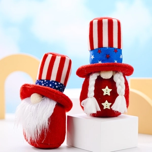 Gros plan de nains patriotiques de l'indépendance américaine aux motifs étoilés