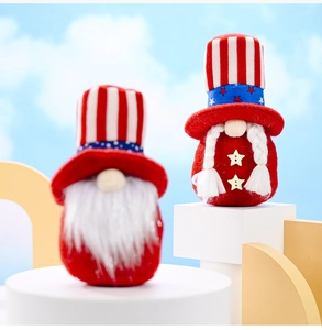 Gnomes de l'Independence Day avec étoiles, rayures et tresses en gros plan détaillé