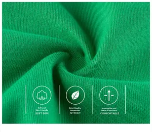 Détail macro du tissu en maille côtelée vert doux avec une texture douce pour la peau