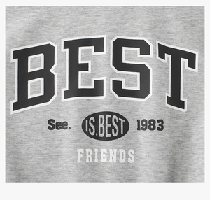 Detalle de tela polar gris jaspeado con estampado de letras estilo varsity BEST FRIENDS