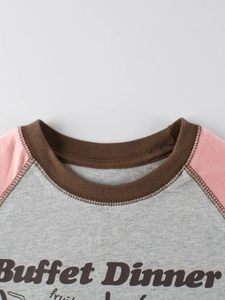 T-shirt raglan da bambino grigio e rosa con dettaglio stampa Buffet Dinner
