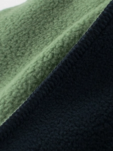 Fodera in pile verde oliva e blu navy con cuciture per felpa da bambino